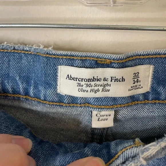 Abercrombie & Fitch Curve Love The ‘90s Straight Ultra High Rise Vent Hem Jeans - Picture 5 of 11